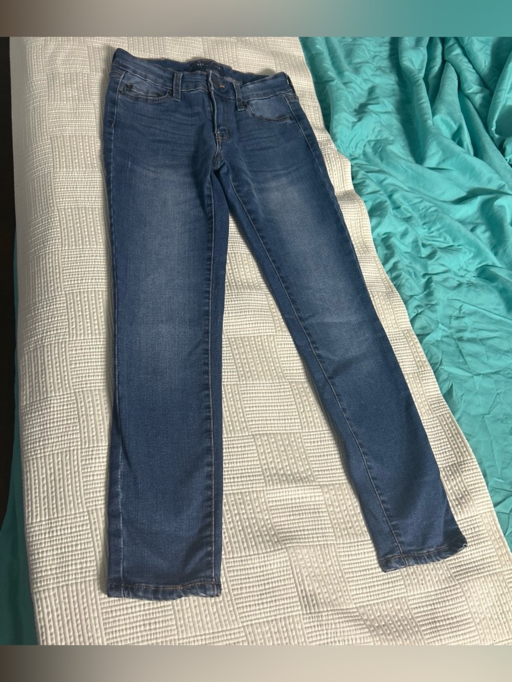 Aero Women’s Blue Slim Straight Jeans size 2 short